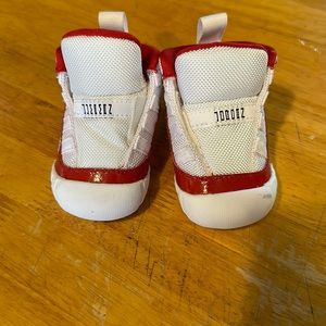 Baby Jordan’s red/White